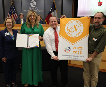  Saigling Elementary School Receiving Plantinum PTA award