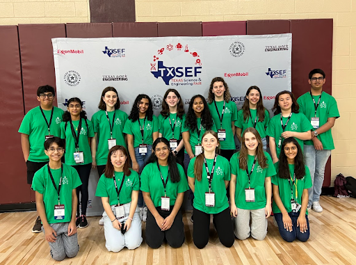 TSEF 2023 Junior Division particpants, front row of 6 students and back row of 10 students