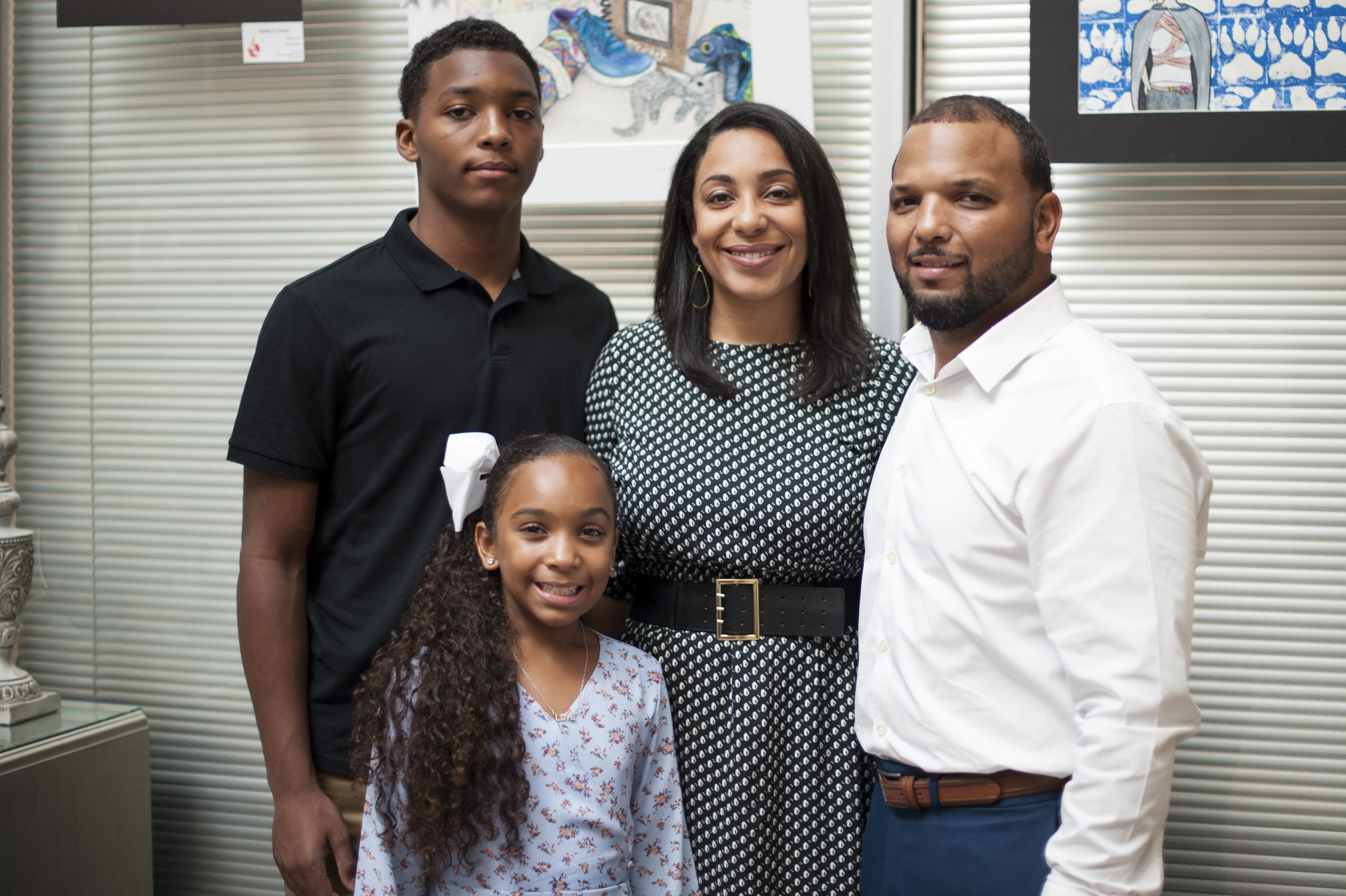 Kennitra Robertson, husband, son and daughter 