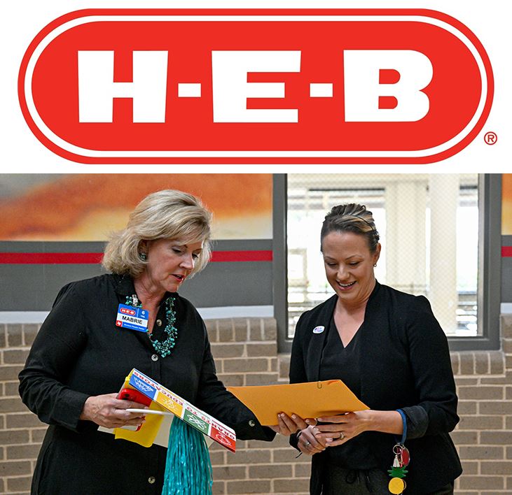  HEB representative Mabry Jackson presents Grants to Educators award to winning teacher