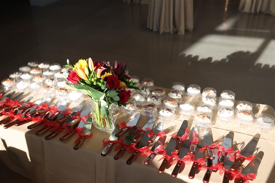 Refreshments / PIE cutters with red ribbons